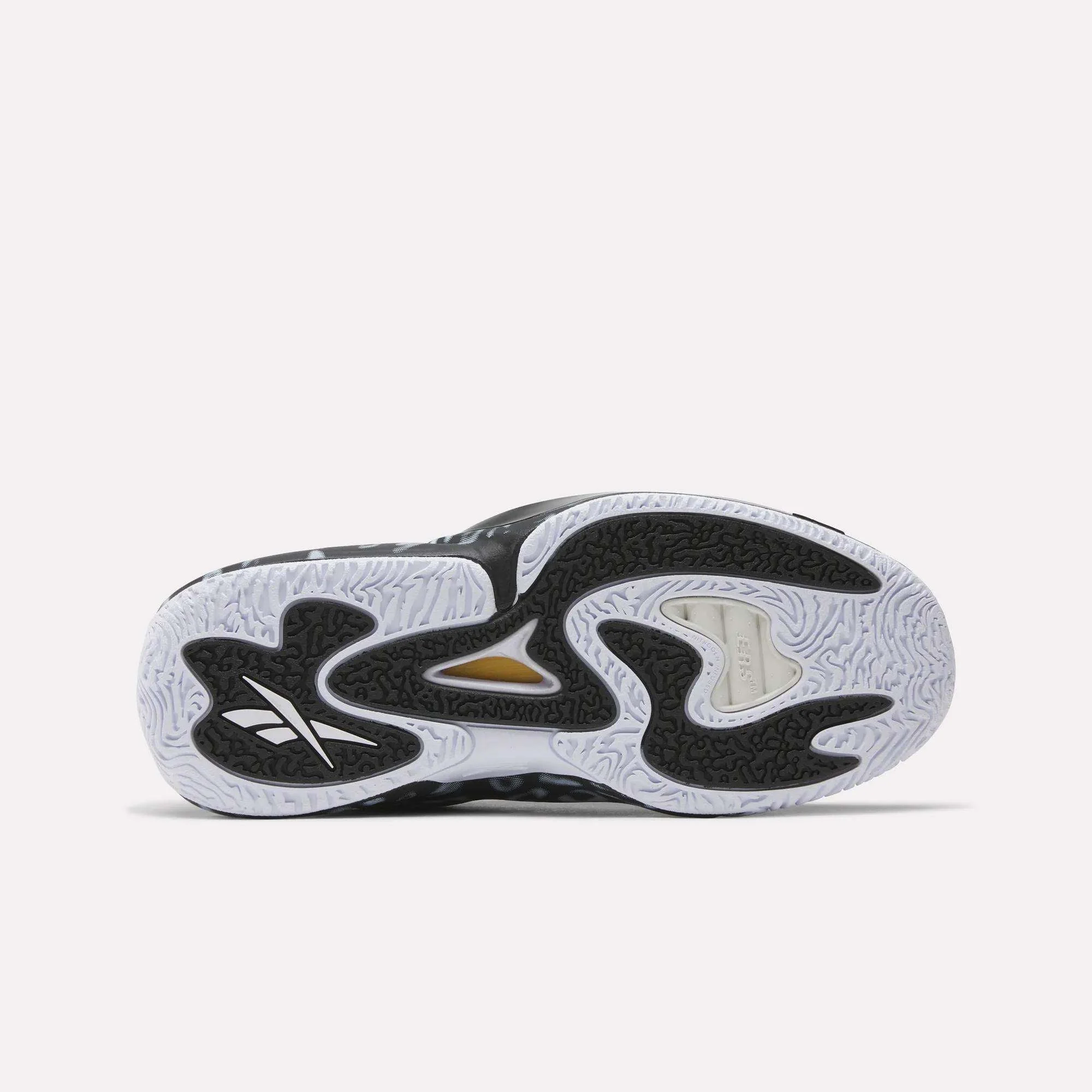 Engine A 26 Basketball Shoes