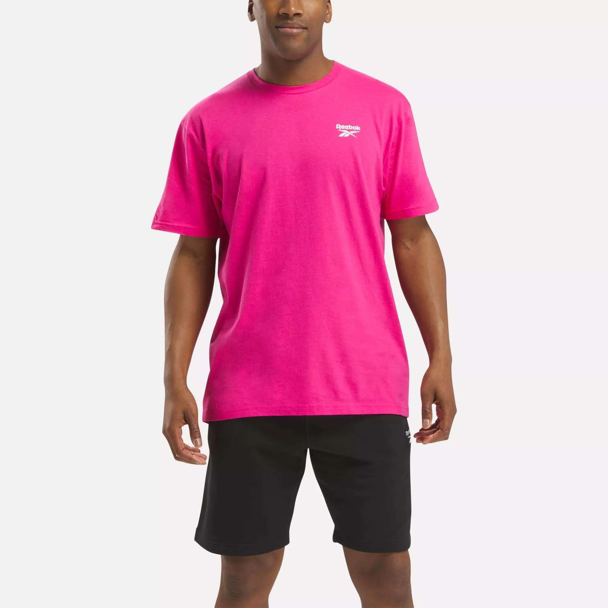 7012-men-s-classic-small-logo-t-shirt-1.webp Men's Classic Small Logo T-Shirt
