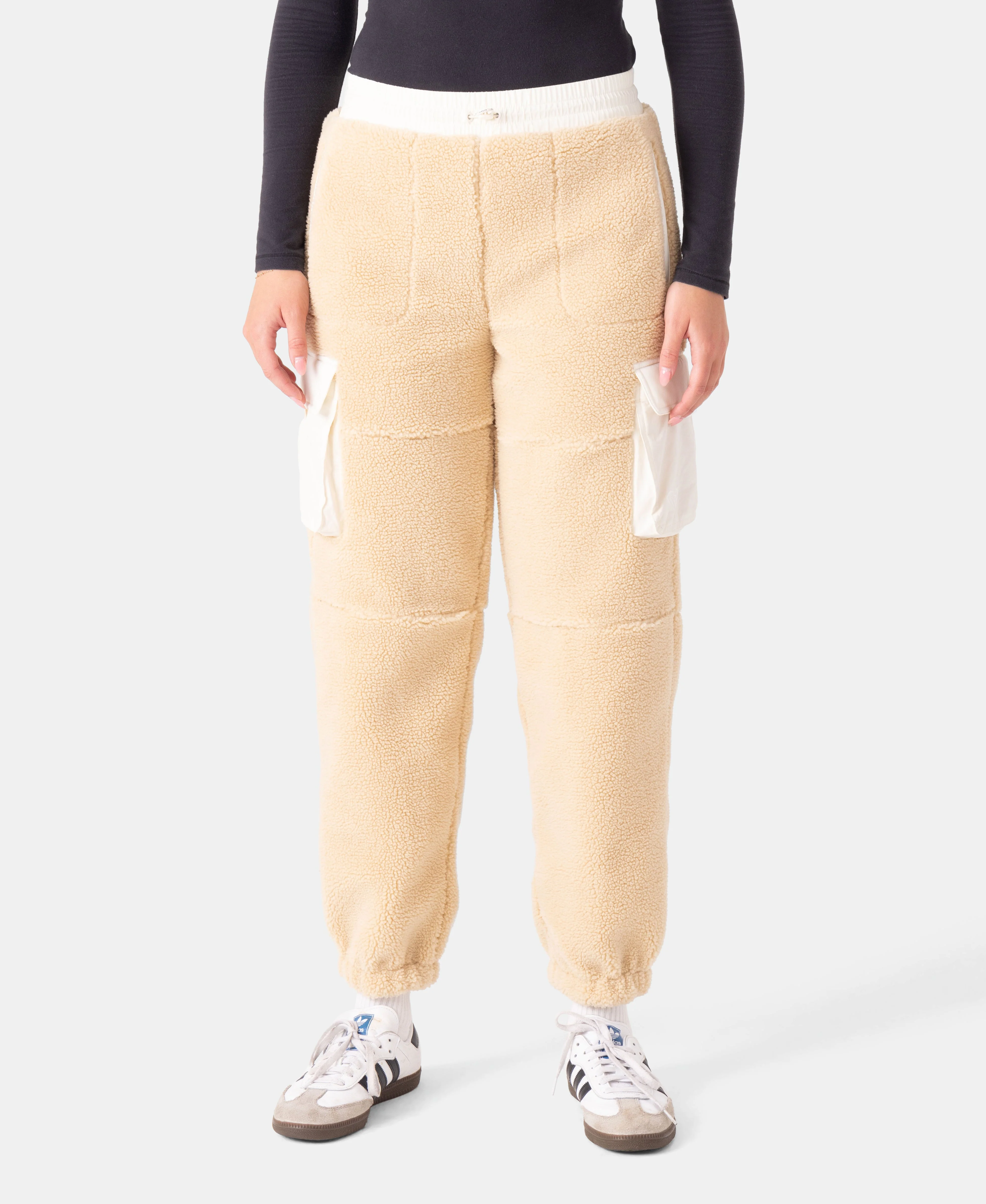 8065-rita-sherpa-jogger-1.webp Rita Sherpa Jogger